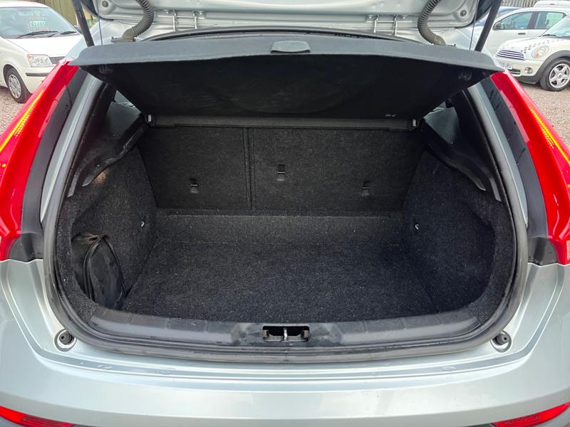 Used Volvo V40 2013 for sale - 76834675: Photo 8