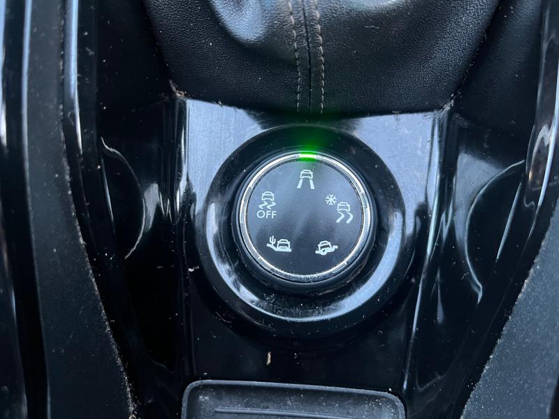 Used Peugeot 2008 2017 for sale - 76984763: Photo 11