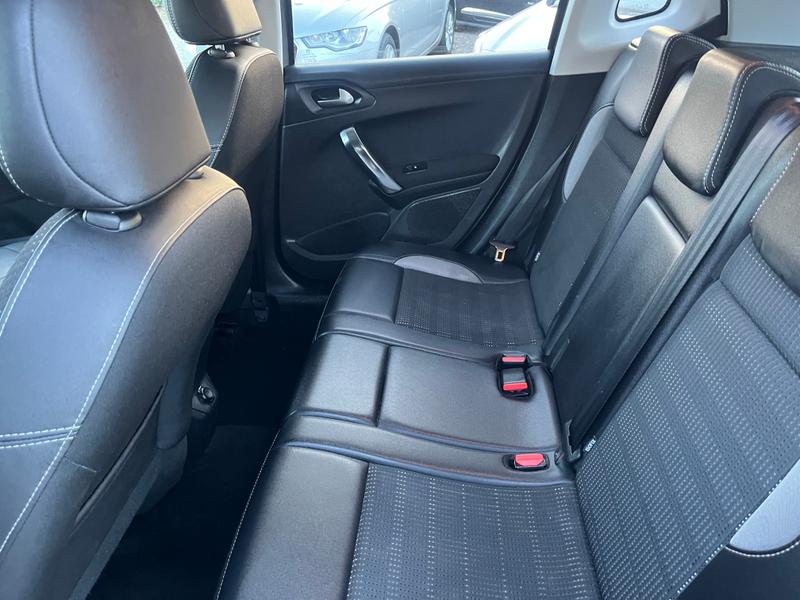 Used Peugeot 2008 2017 for sale - 76984763: Photo 6