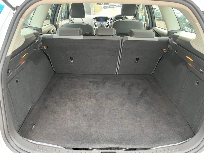 Used Ford Focus 2011 for sale - 76834667: Photo 8