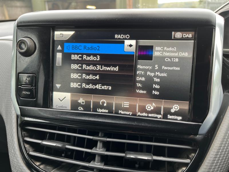 Used Peugeot 2008 2014 for sale - 76834669: Photo 9