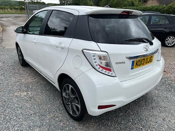 Used Toyota Yaris 2013 for sale - 75325403: Photo