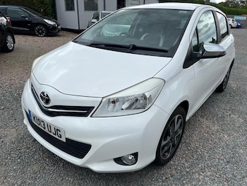 Used Toyota Yaris 2013 for sale - 75325403: Photo