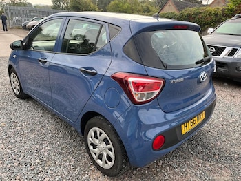 Used Hyundai i10 undefined for sale - 76834668: Photo
