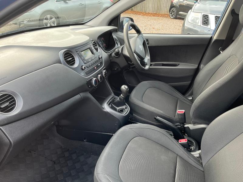 Used Hyundai i10 2017 for sale - 76834668: Photo 6