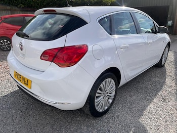 Used Vauxhall Astra 2015 for sale - 79365407: Photo