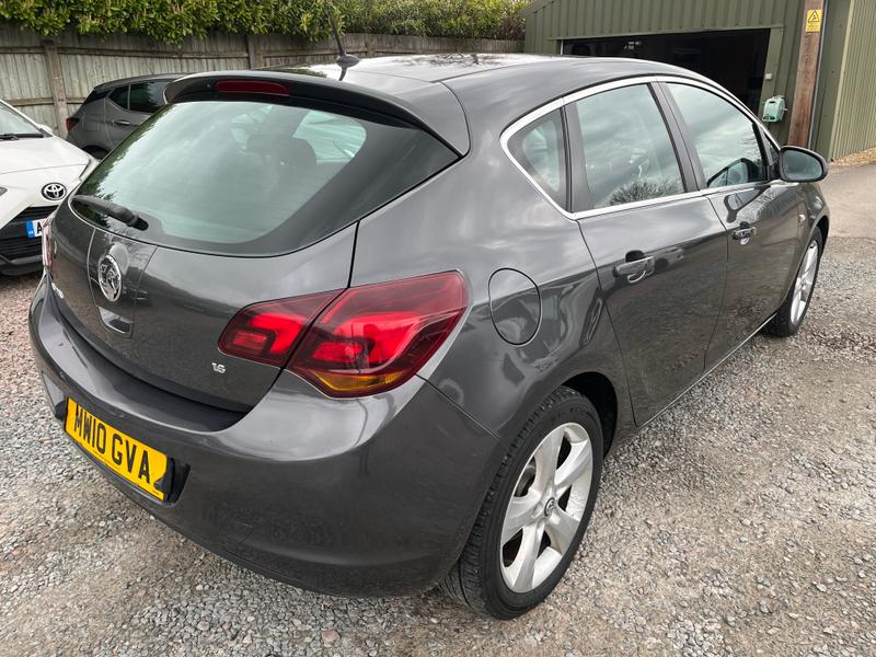 Used Vauxhall Astra 2010 for sale - 78087861: Photo 2