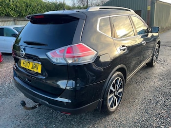 Used Nissan X-Trail 2017 for sale - 77310600: Photo