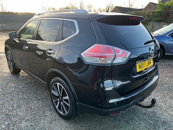 Used Nissan X-Trail 2017 for sale - 77310600: Photo