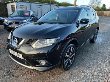 Used Nissan X-Trail 2017 for sale - 77310600: Photo