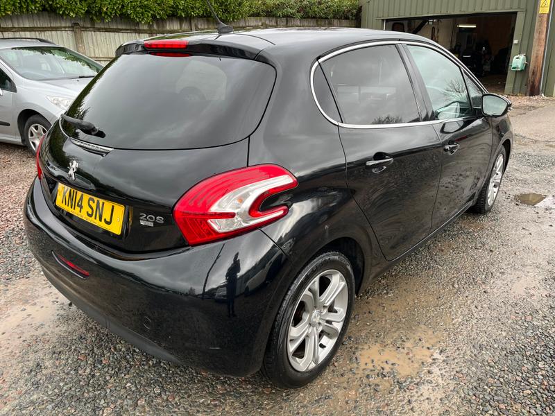 Used Peugeot 208 2014 for sale - 77528938: Photo 2
