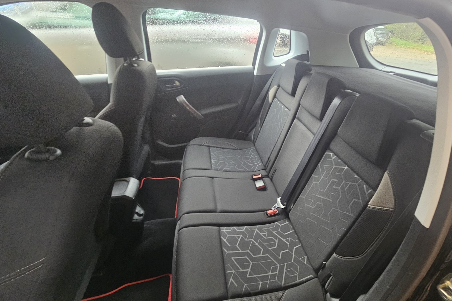 Used Peugeot 2008 2015 for sale - 76334790: Photo 10