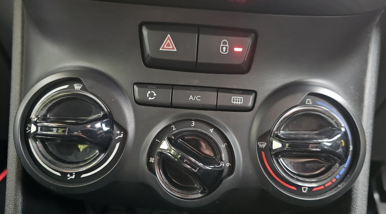 Used Peugeot 2008 2015 for sale - 76334790: Photo 11