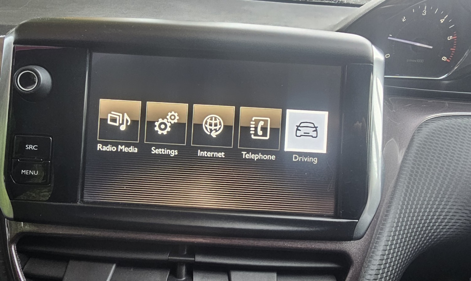 Used Peugeot 2008 2015 for sale - 76334790: Photo 12