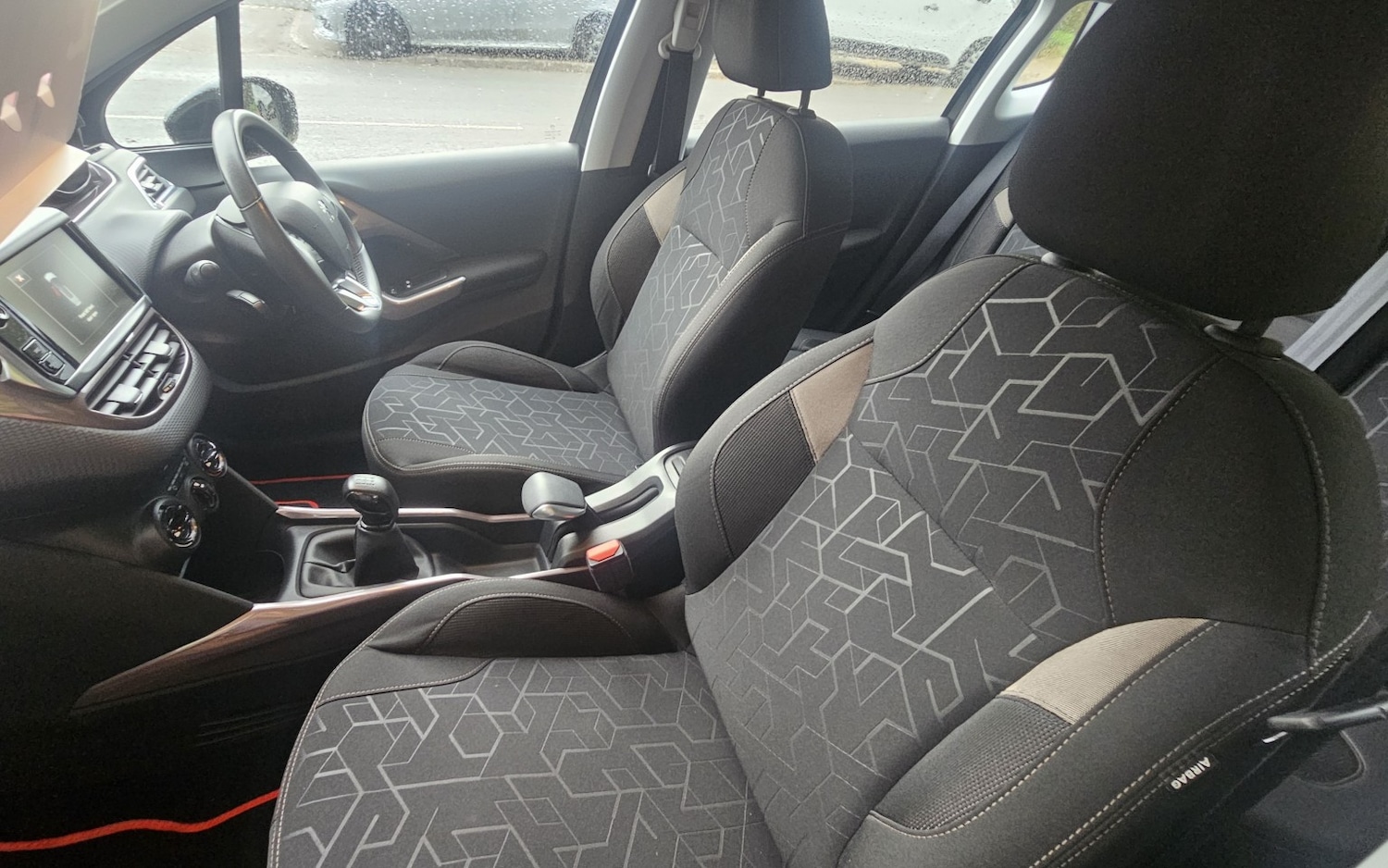 Used Peugeot 2008 2015 for sale - 76334790: Photo 6