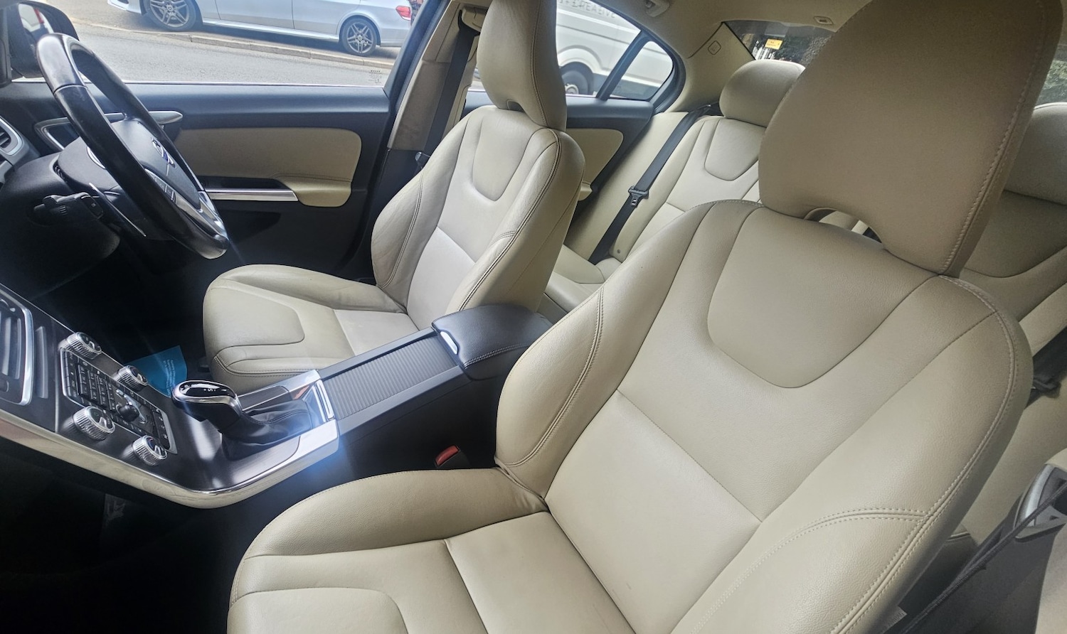 Used Volvo S60 2016 for sale - 76041083: Photo 4
