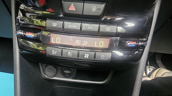 Used Peugeot 208 2016 for sale - 76040997: Photo 13