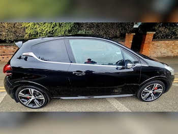 Used Peugeot 208 2016 for sale - 76040997: Photo