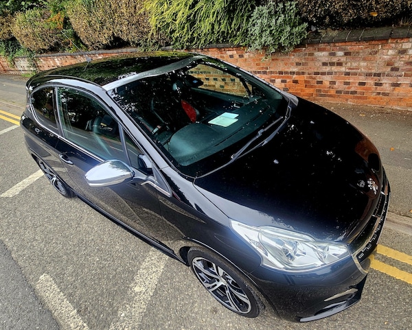 Used Peugeot 208 2016 for sale - 76040997: Photo 3