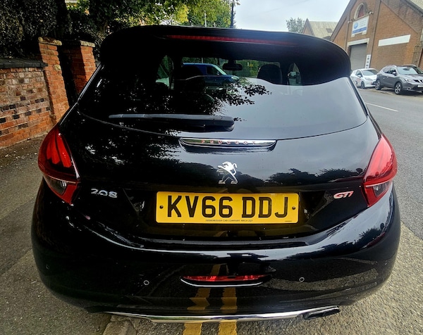 Used Peugeot 208 2016 for sale - 76040997: Photo 9