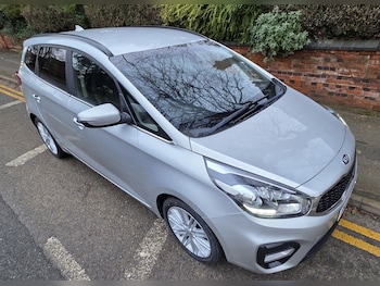 Used Kia Carens 2018 for sale - 77056612: Photo