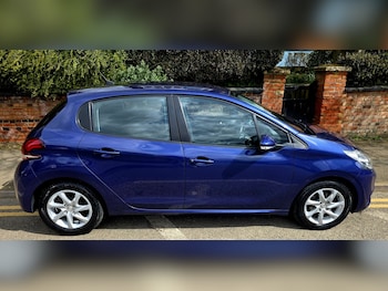 Used Peugeot 208 2017 for sale - 78134980: Photo