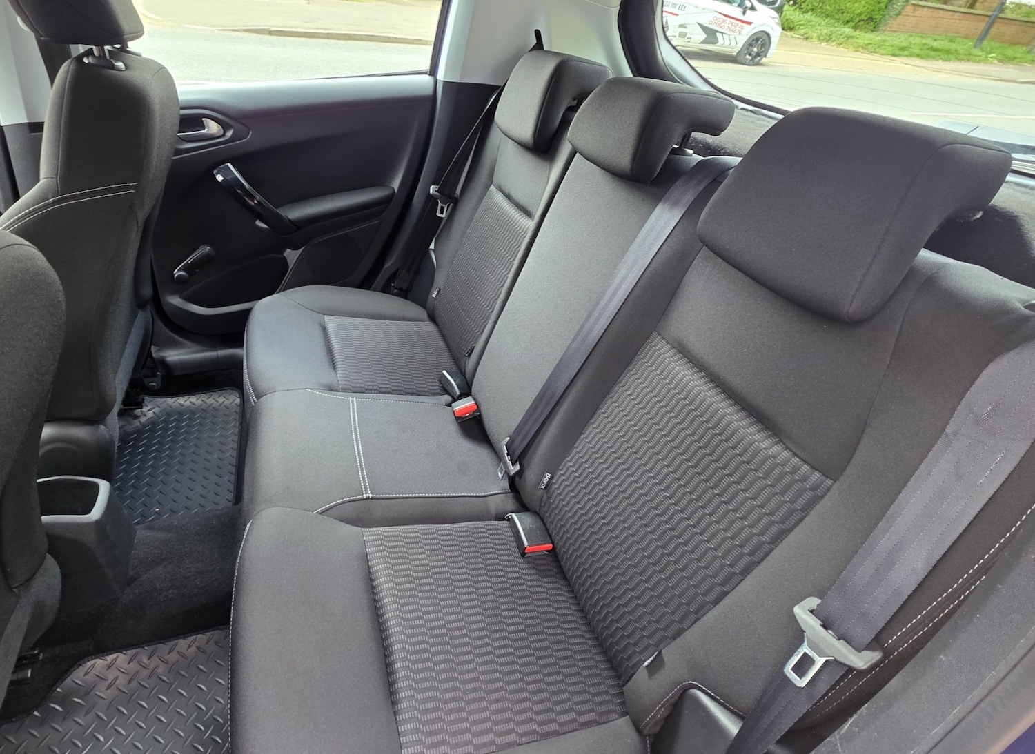 Used Peugeot 208 2017 for sale - 78134980: Photo 9