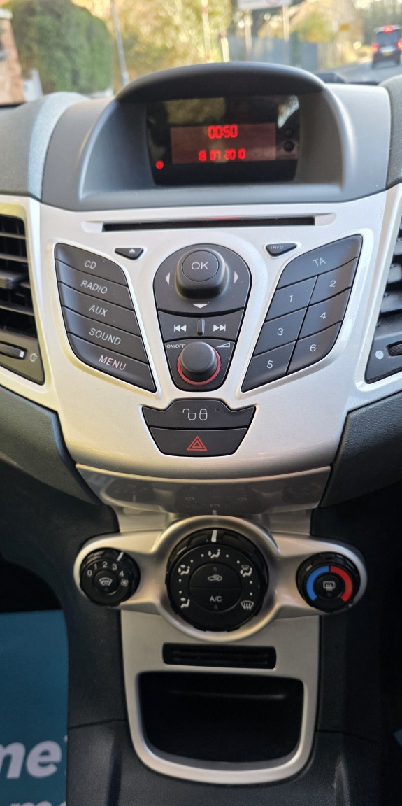 Used Ford Fiesta 2010 for sale - 76656170: Photo 10