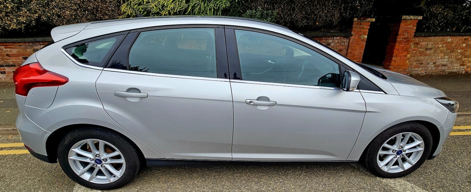 Used Ford Focus 2016 for sale - 76035565: Photo 2