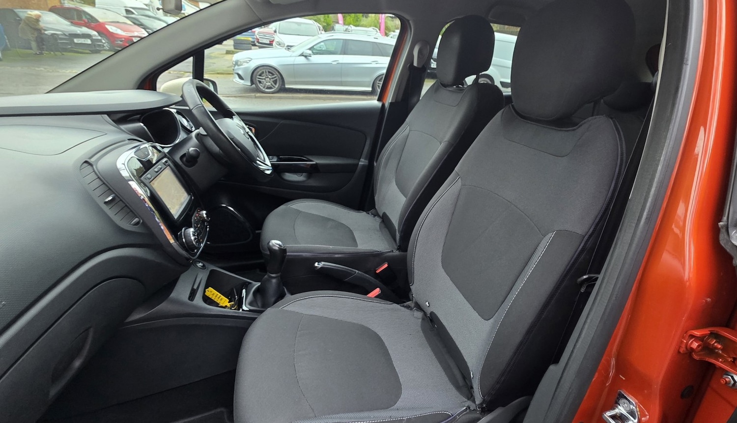 Used Renault Captur 2015 for sale - 77056579: Photo 4