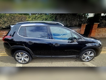 Used Peugeot 2008 2019 for sale - 75706012: Photo