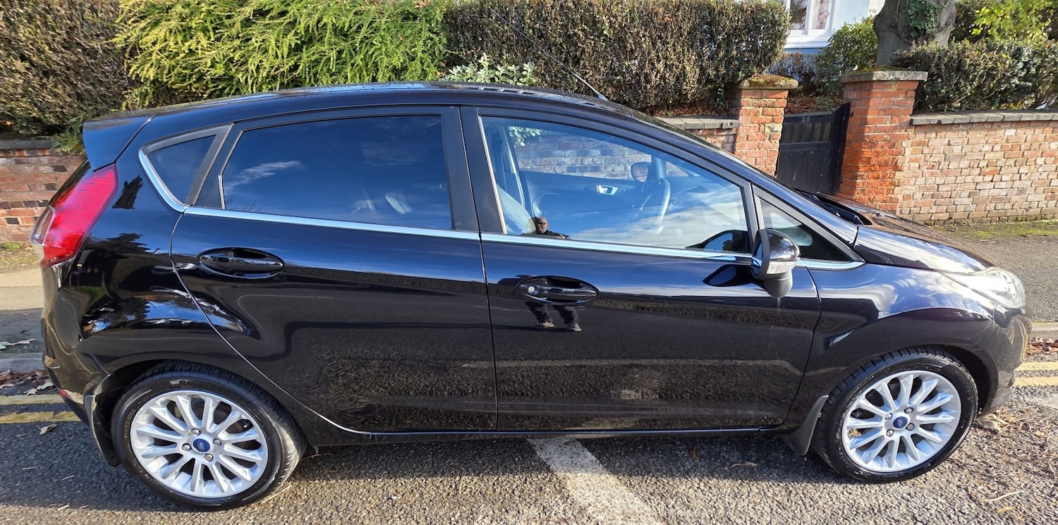 Used Ford Fiesta 2013 for sale - 76656036: Photo 2