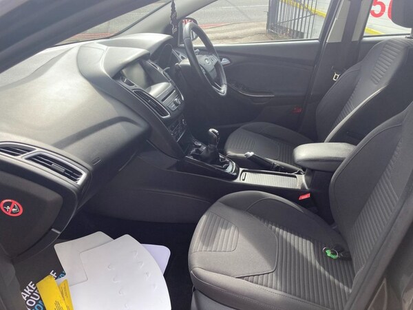 Used Ford Focus 2015 for sale - 76163192: Photo 3