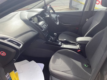 Used Ford Focus 2015 for sale - 76163192: Photo 3