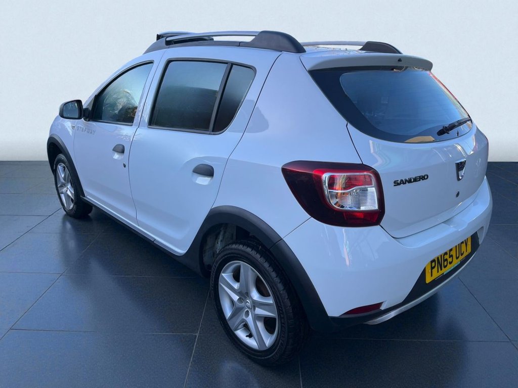 Used Dacia Sandero Stepway 2015 for sale - 76642810: Photo 4