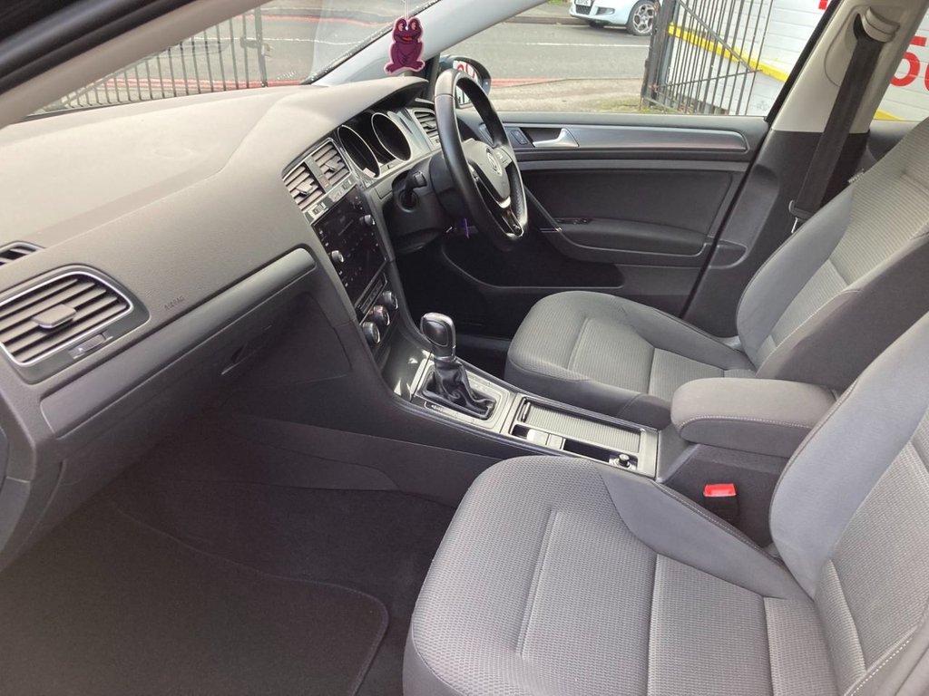 Used Volkswagen Golf 2017 for sale - 76910349: Photo 2