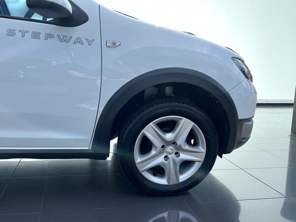 Used Dacia Sandero Stepway 2014 for sale - 75777799: Photo 8