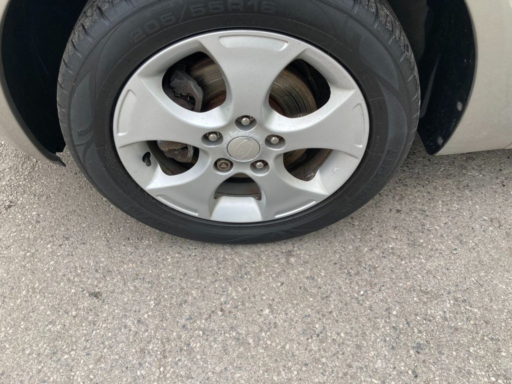 Used Kia Venga 2012 for sale - 76470291: Photo 1