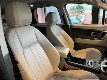 Used Land Rover Discovery Sport 2015 for sale - 76900668: Photo