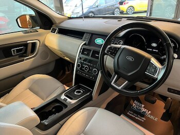 Used Land Rover Discovery Sport 2015 for sale - 76900668: Photo