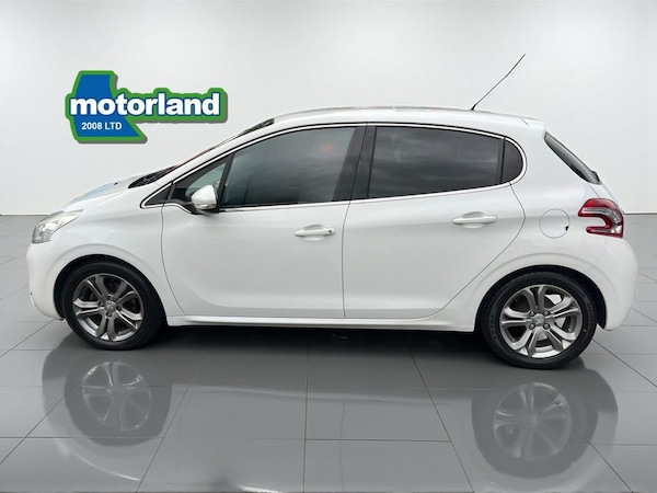 Used Peugeot 208 2014 for sale - 76185274: Photo 5