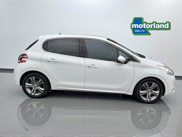 Used Peugeot 208 2014 for sale - 76185274: Photo 6