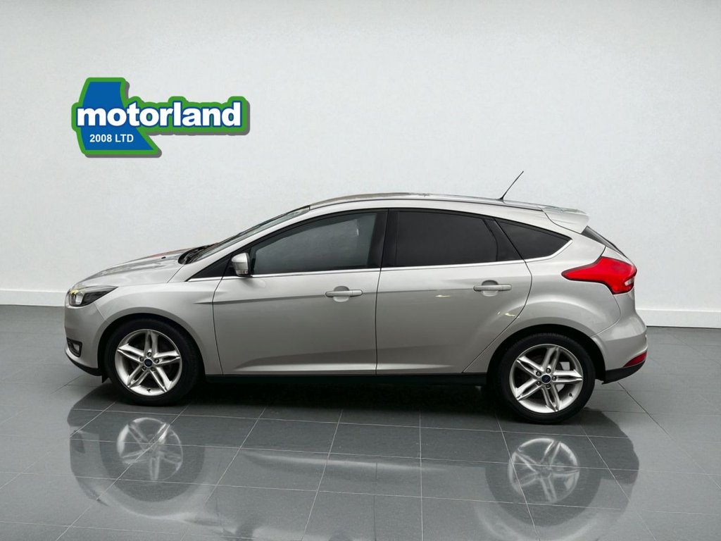 Used Ford Focus 2015 for sale - 76367900: Photo 9