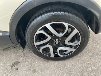 Used Renault Captur 2017 for sale - 76470513: Photo