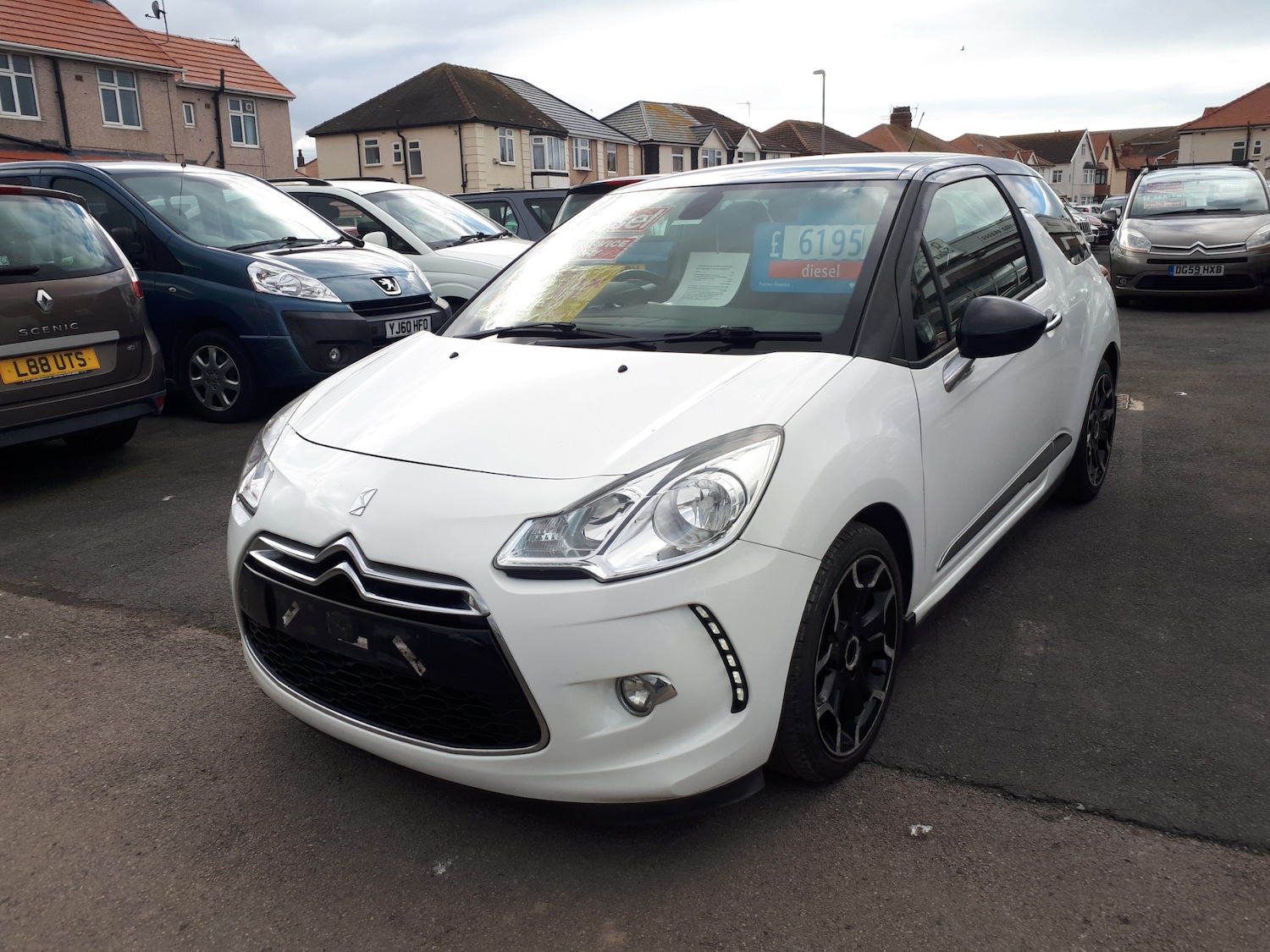 Used Citroen DS3 2012 for sale - 76479522: Photo 2