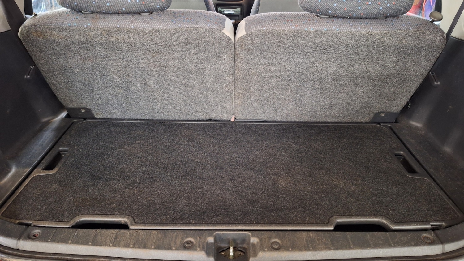 Used Suzuki Ignis 2002 for sale - 76748307: Photo 8