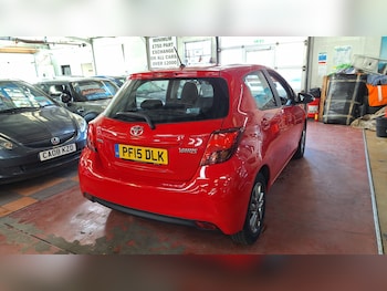 Used Toyota Yaris 2015 for sale - 77502762: Photo