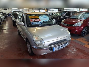 Used Daihatsu Sirion 2001 for sale - 76696682: Photo