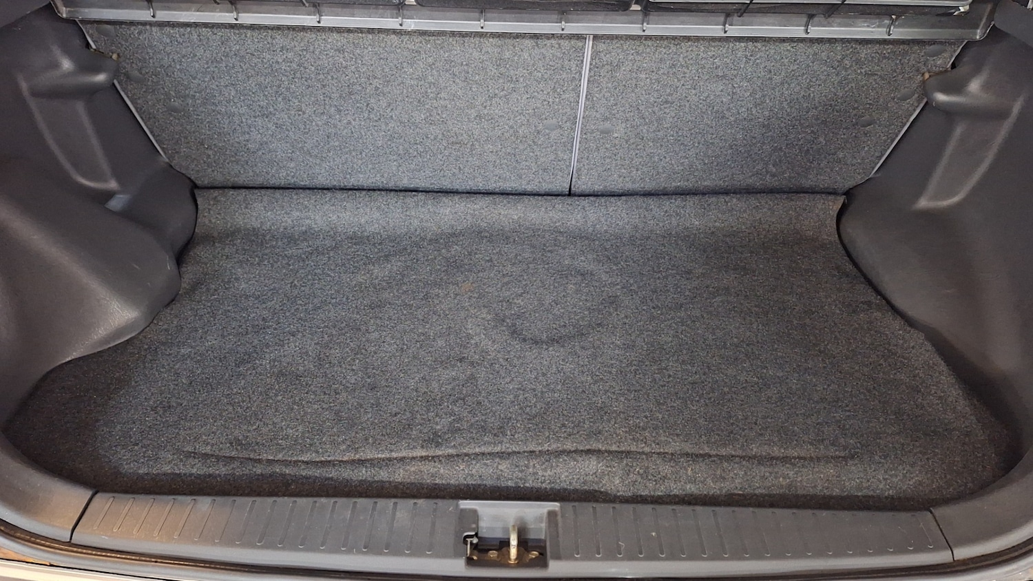 Used Daihatsu Sirion 2001 for sale - 76696682: Photo 8