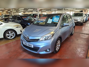 Used Toyota Yaris 2012 for sale - 77763056: Photo